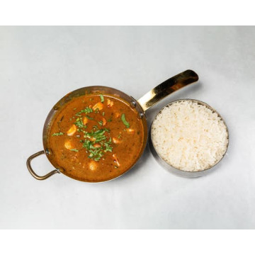 Poondu Kuzhambu (Served with Rice)